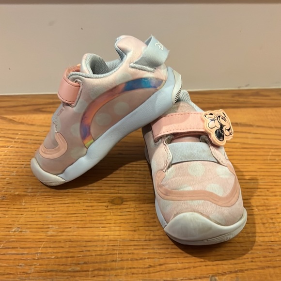 Adidas Minnie Mouse Pink and White Toddler Sneakers size 6 - Picture 3 of 9